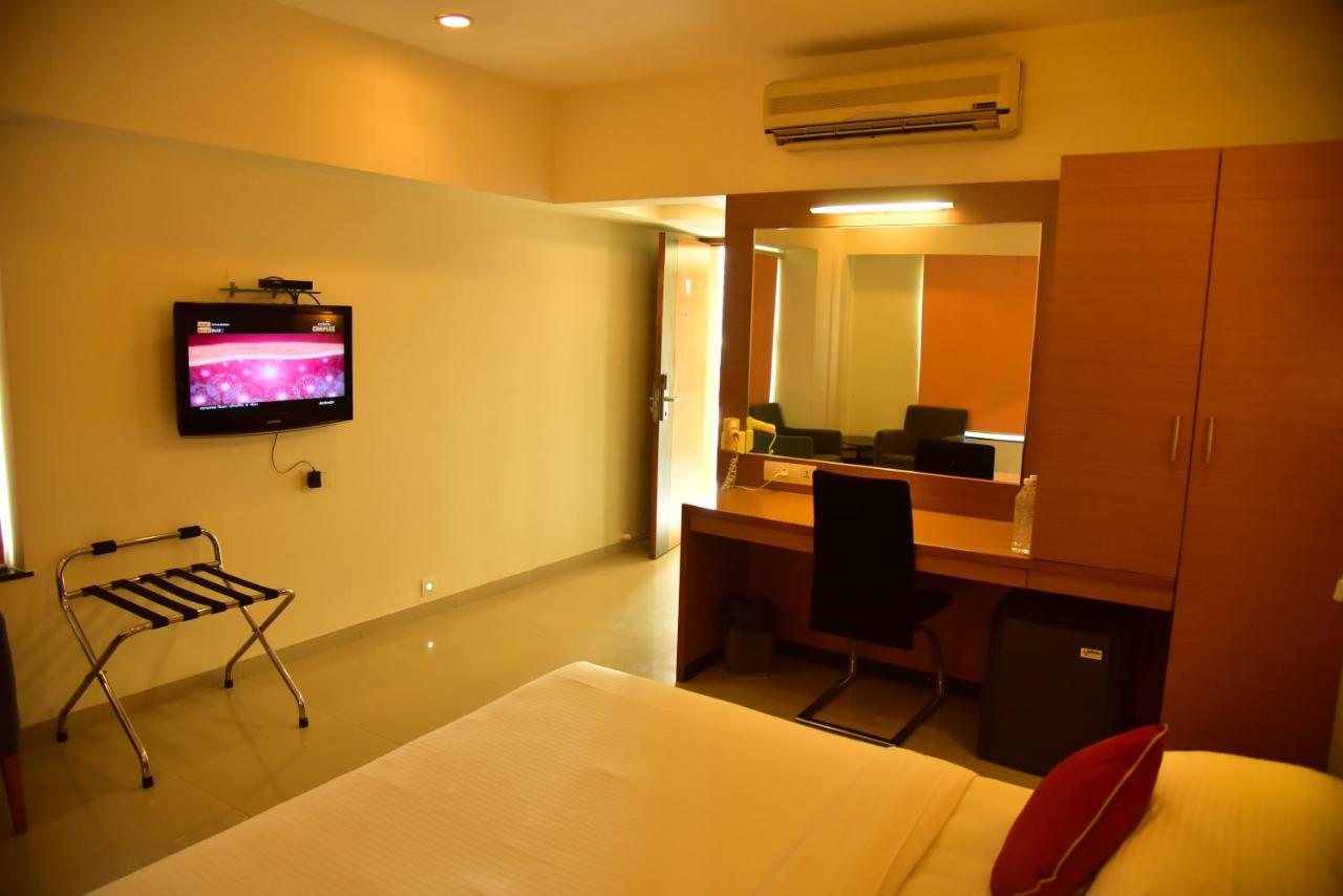 Hi 5 Hotel & Experience Nashik Exterior photo