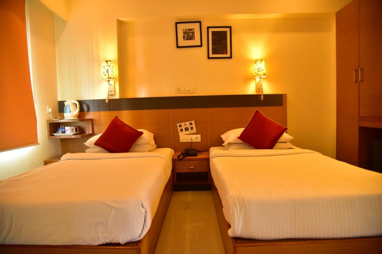 Hi 5 Hotel & Experience Nashik Exterior photo