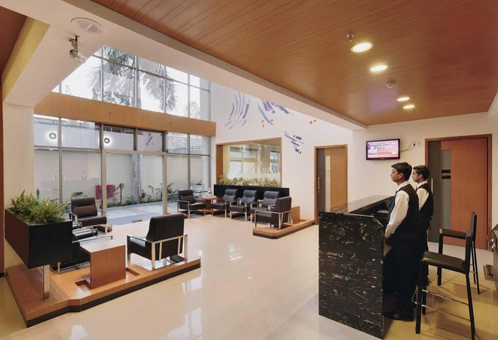 Hi 5 Hotel & Experience Nashik Exterior photo