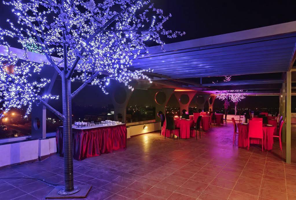Hi 5 Hotel & Experience Nashik Exterior photo